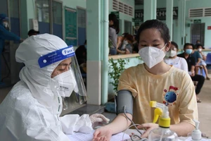 Người có 'thẻ xanh COVID' ở TPHCM sẽ được làm gì và đi đâu? 