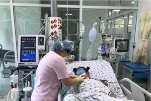 Cứu bé gái 14 tuổi 'liều' uống thuốc trừ sâu nguy kịch