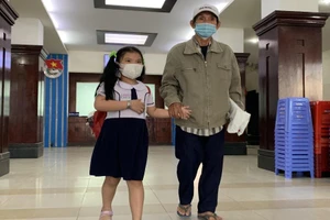 Chưa kịp mừng vì nới lỏng giãn cách, đã ly biệt do COVID-19