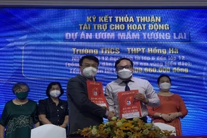 Nhiều cá nhân, đơn vị sát cánh đồng hành cùng Quỹ học bổng Vừ A Dính