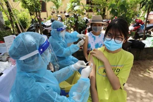 TP.HCM sẽ tổ chức tiêm chủng vaccine phòng COVID-19 xuyên Tết