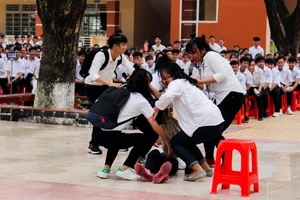 Bạo lực tinh thần học đường: Nghĩ đến trường là buồn nôn 