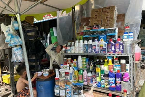 Cần siết chặt việc mua bán online chất độc xyanua 