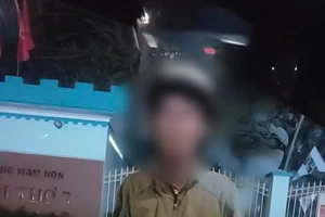 Xác minh người đàn ông chạy xe máy ngược chiều, chửi bới, chặn đầu ô tô ở quận 3