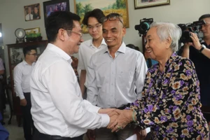 Lãnh đạo TP.HCM tri ân gia đình các cá nhân tiêu biểu có nhiều đóng góp cho TP