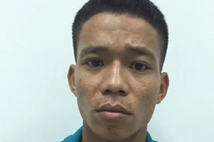 Tạm giữ thanh niên cầm giùm áo khoác rồi lấy trộm xe 