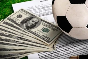 Tạm giữ chủ tiệm cầm đồ thầu đường dây cá độ đá banh hơn trăm triệu