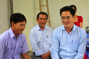 Thăm hỏi, tặng quà nạn nhân, gia đình nạn nhân TNGT