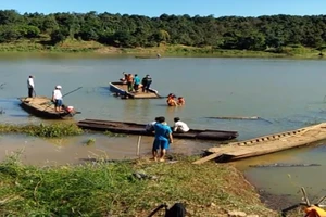 Bình Phước: Lật thuyền trên sông Lấp, 4 người tử vong