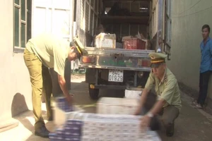 Bắt giữ xe tải chở 700 gói thuốc lá lậu