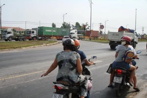 Cấm phương tiện lưu thông qua nút giao thông Mỹ Thủy