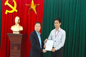 Bộ trưởng khen lái xe sân bay trả lại nửa tỉ đồng