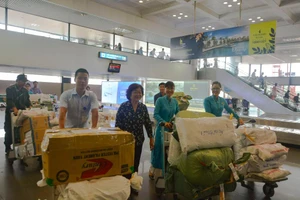 Vận chuyển miễn phí 2.5 tấn hàng cứu trợ bằng máy bay