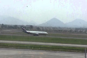 Cấm bay 6 tháng hai hành khách gây gổ trên máy bay