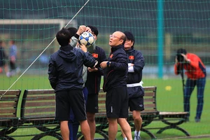 Ông Park lo mất quân ở AFF Cup