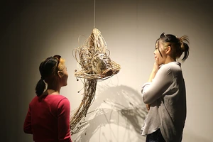 Nghệ sĩ Trung Nghĩa: “Sự sống vẫn đâm chồi nơi khô cằn”