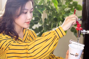 Sôi động thị trường mì tôm siêu đắt