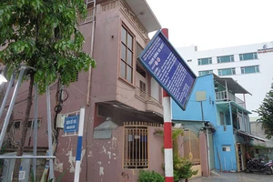 Đã gắn bảng trạm chờ xe buýt