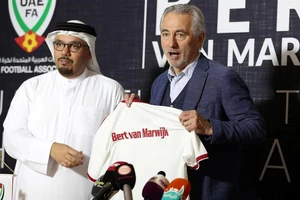 Bại tướng của ông Park trở lại đưa UAE lội ngược dòng