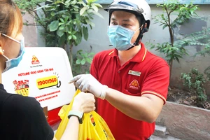 Bùng nổ mua sắm tết trên chợ online