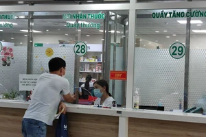 Xuất trình thẻ BHYT trễ có được trả lại tiền viện phí?