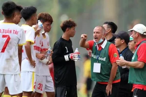 U-19 Nutifood thắng đậm U-19 Khánh Hòa 5-1