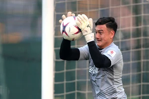 Văn Lâm thuyết phục J-League