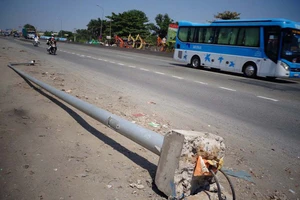 Đã dựng trụ đèn