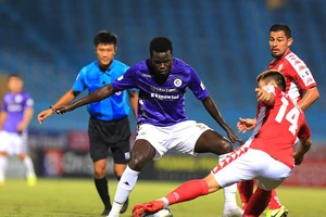 Hà Nội FC ‘thuyền chìm tại bến’