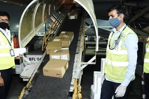 Ấn Độ cố lên, còn cả cộng đồng quốc tế chung tay!