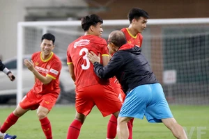 Thầy Park loại 10 cầu thủ