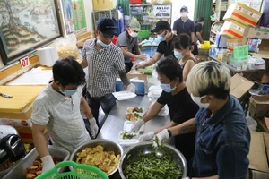 Hội CTĐ kêu gọi ủng hộ người nghèo phòng chống COVID-19