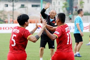 Văn Hậu trở lại, thầy Park mừng rơn