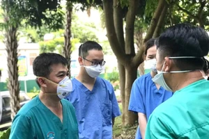 Nỗ lực cứu bệnh nhân COVID-19 nặng thoát cửa tử