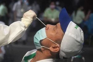 Ngăn chặn dịch xâm nhập các khu công nghiệp