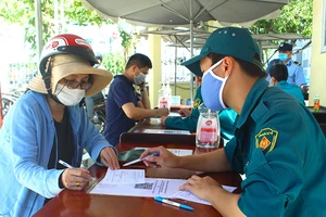 Thay đổi cách làm việc, quận, phường vẫn hỗ trợ dân tối đa