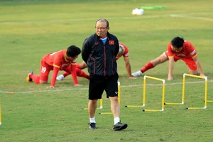 Thầy Park thả con tép nhưng khó bắt tôm