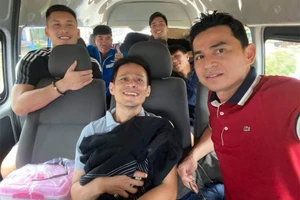 Bầu Đức bật đèn xanh, Kiatisak vẫn nói không với tuyển Thái