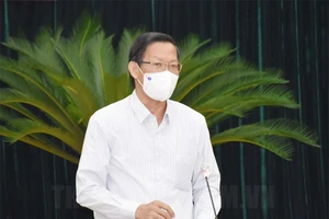 Nghiên cứu 'thẻ xanh' vaccine để người dân đi lại