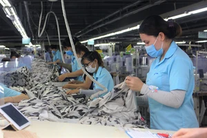 Công nhân Đà Nẵng bám trụ cùng nhà máy