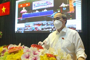 Cử tri TP.HCM mong sớm có vaccine nội