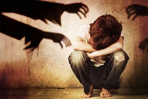 1 thầy giáo bị bắt vi nghi dâm ô học sinh