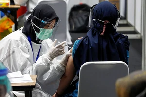 Ngày càng nhiều nước cho tư nhân mua, bán vaccine COVID-19