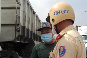 Nhiều xe không gắn camera, biển số vàng bị phạt, từ chối đăng kiểm