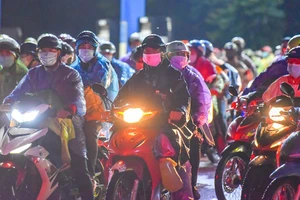 Người dân Tây Nguyên, miền Tây về quê ăn tết không lo cách ly