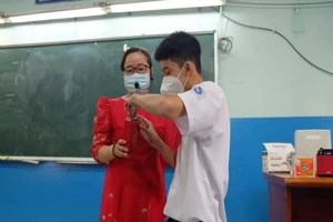 Bộ GD&ĐT yêu cầu tránh quá tải, áp lực với học sinh khi học trực tiếp