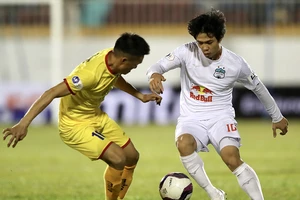 Đội bóng của bầu Đức vô địch V-League nổi không?