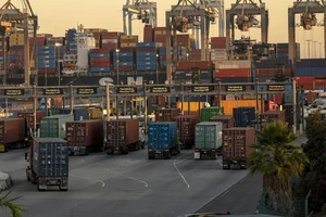 Mở cửa là sống còn