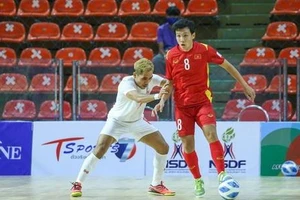 Nghẹt thở vé dự Asian Cup nhờ tay người hùng Hồ Văn Ý
