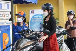 Giải pháp giảm rủi ro khi giá xăng dầu bất thường 